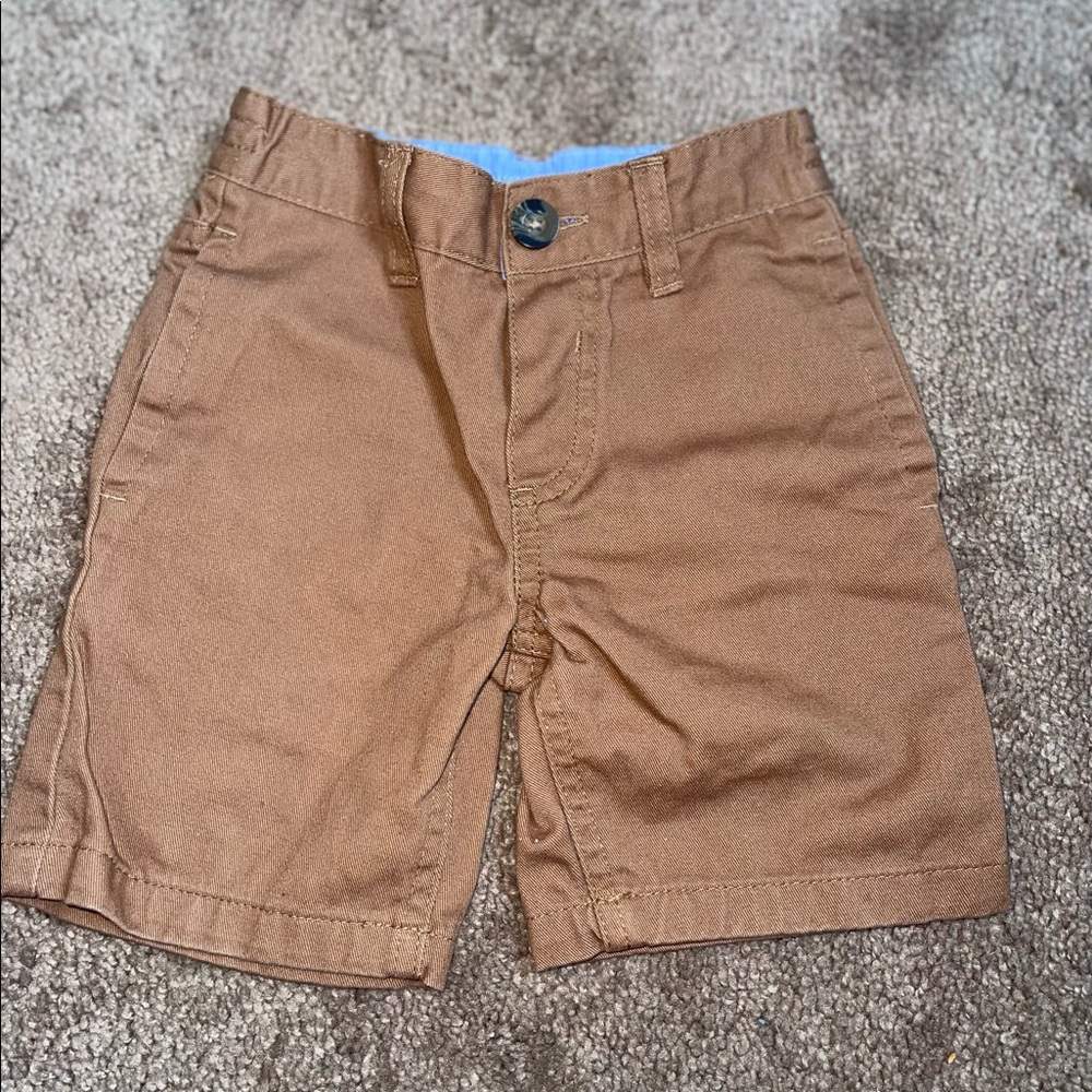 Khaki Shorts 🩳